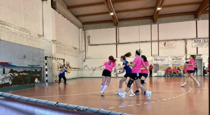 Pallamano femminile, esordio in campionato per il team che unisce S.Camillo-Riviera Imperia e Abc Bordighera Pallamano femminile, esordio in campionato per il team che unisce S.Camillo-Riviera Imperia e Abc Bordighera