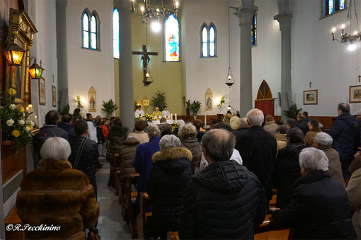 Sanremo: dopo 35 anni al servizio della parrocchia del Borgo, oggi Don Antonio Rebaudo ha salutato i fedeli (foto) Sanremo: dopo 35 anni al servizio della parrocchia del Borgo, oggi Don Antonio Rebaudo ha salutato i fedeli (foto)