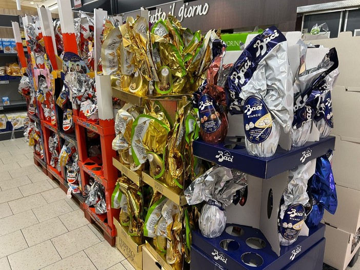 Sanremo, Pasqua amara per il portafoglio: uova di cioccolato più care fino al 30%, nei supermercati prezzi anche oltre i 20 euro Sanremo, Pasqua amara per il portafoglio: uova di cioccolato più care fino al 30%, nei supermercati prezzi anche oltre i 20 euro
