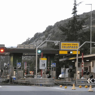 Stop al traffico questa notte tra Imperia Ovest e Arma di Taggia Stop al traffico questa notte tra Imperia Ovest e Arma di Taggia