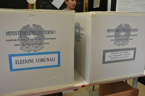 Elezioni: l'affluenza alle 19 è del 49,19% alle europee e del 51,73% alle comunali Elezioni: l'affluenza alle 19 è del 49,19% alle europee e del 51,73% alle comunali