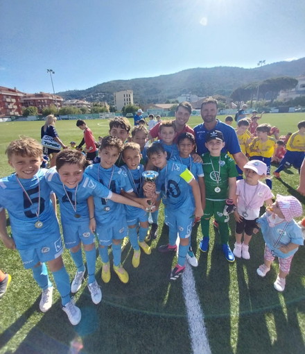 Calcio giovanile: l’Under 10 della Sanremese vince la Tempocasa Cup e vola alle finali con Juventus, Milan e Chelsea