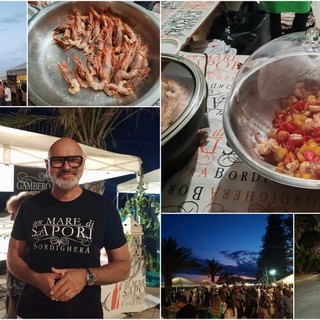 Cooking show, tradizione e musica: 'Un mare di sapori' anima il lungomare di Bordighera (Foto e video) Cooking show, tradizione e musica: 'Un mare di sapori' anima il lungomare di Bordighera (Foto e video)