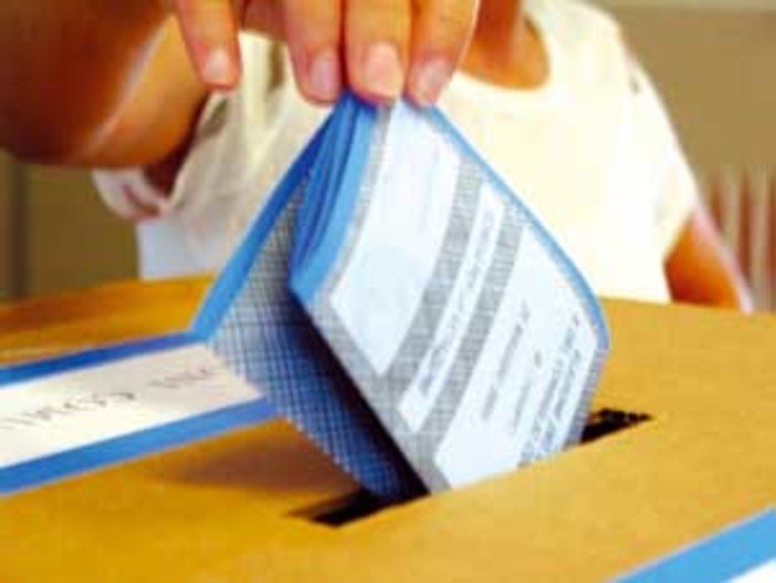 Elezioni Regionali 2015: sondaggio di 'Liguria Cambia' vede Raffaella Paita al 35% davanti a Rixi (27,8%)