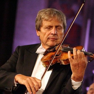 Sanremo: venerdì prossimo all'Ariston torna dopo 5 anni il maestro Uto Ughi in concerto