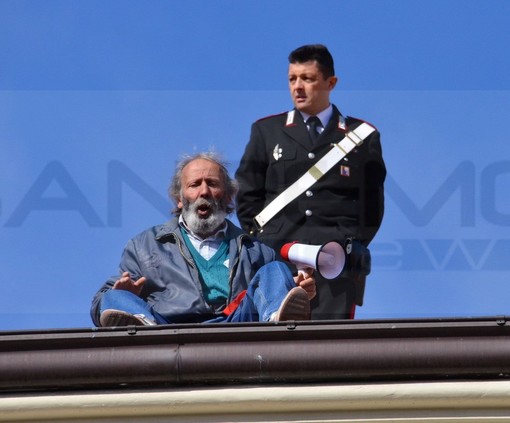 Sanremo: anche l'Amministrazione sostiene la ricompensa al valor civile per l'Appuntato dei CC Livio Bellone Sanremo: anche l'Amministrazione sostiene la ricompensa al valor civile per l'Appuntato dei CC Livio Bellone