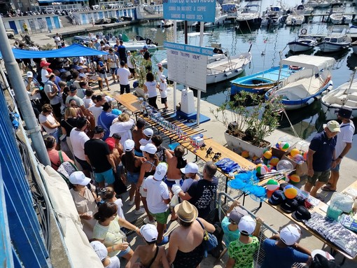 Giovani pescatori in mare con U Luvassu: sport, divertimento e premi a Sanremo