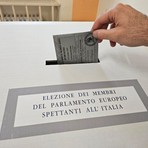 Melonellum, il Circolo "Valeria Faraldi" del Prc attacca la riforma: "È una deriva autoritaria, serve un fronte per la Costituzione" Melonellum, il Circolo "Valeria Faraldi" del Prc attacca la riforma: "È una deriva autoritaria, serve un fronte per la Costituzione"