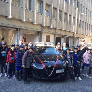 Sanremo: bambini della scuola Asquasciati in visita alla caserma dei Carabinieri