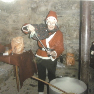 Carpasio come Rovaniemi. Aspettando la notte magica di Natale con le follettine ed il “vin ferrau” Carpasio come Rovaniemi. Aspettando la notte magica di Natale con le follettine ed il “vin ferrau”