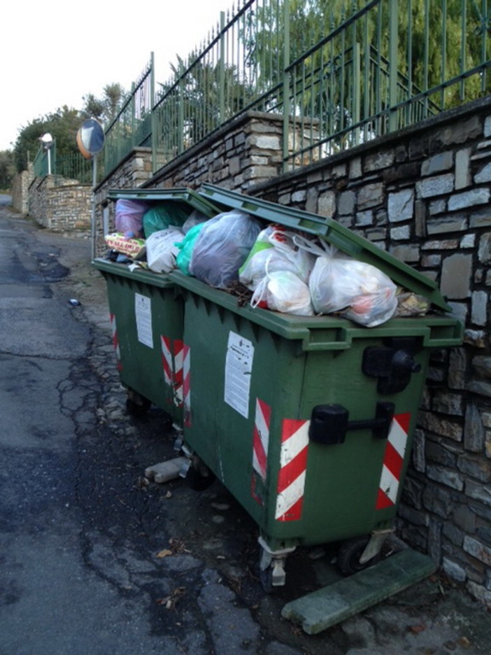 Diano Marina: ancora problemi in via Monade, la segnalazione di una nostra lettrice