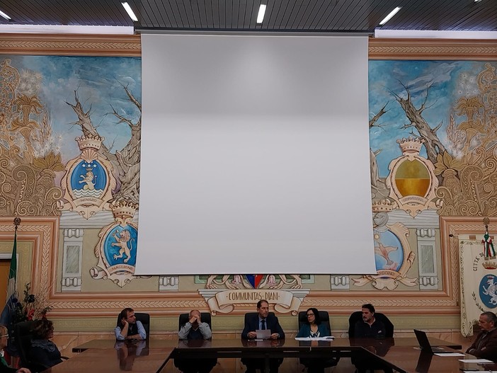 Diano Marina contraria al Cpr, la Regione nel mirino della minoranza che ipotizza le dimissioni di massa (foto)