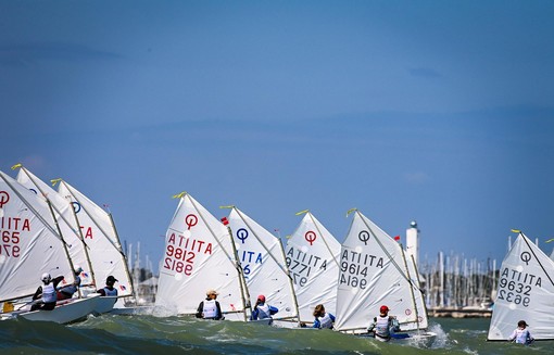 Genova capitale italiana della Vela giovanile con la Coppa Primavela Kinder Joy of Moving e i Campionati Italiani Giovanili in Singolo Kinder Joy of Moving Genova capitale italiana della Vela giovanile con la Coppa Primavela Kinder Joy of Moving e i Campionati Italiani Giovanili in Singolo Kinder Joy of Moving