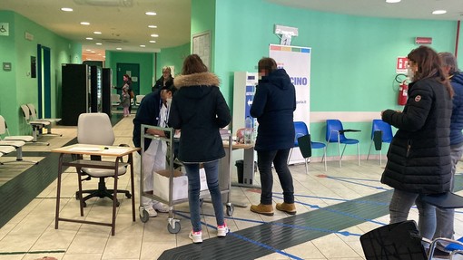 Covid: da martedì scorso più di 7.000 liguri si sono prenotati per la quarta dose Covid: da martedì scorso più di 7.000 liguri si sono prenotati per la quarta dose