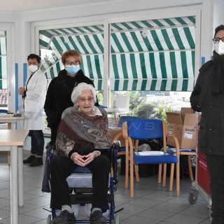 Vallecrosia: con i 'richiami' fatti oggi è terminata la campagna vaccinazione alla Fondazione Zitomirski Vallecrosia: con i 'richiami' fatti oggi è terminata la campagna vaccinazione alla Fondazione Zitomirski