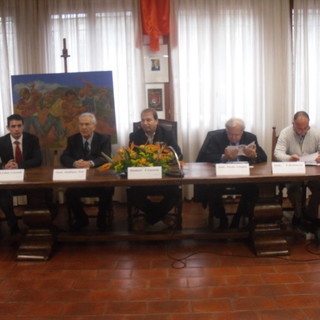 Dolceacqua: ‘Maixei’ dedica il vino Doc al celebre artista Mario Raimondo “Barbadirame”