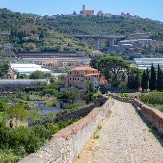 Taggia: frana nella zona di Villa Curlo, strada di regione 'Ponte' chiusa precauzionalmente al traffico