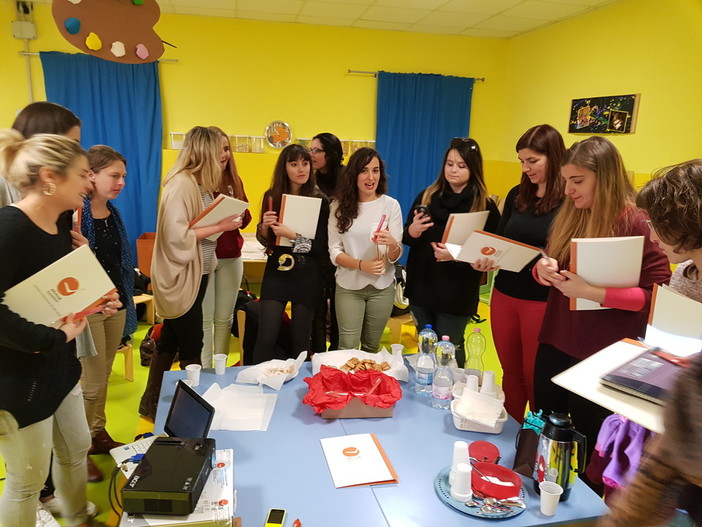Sanremo: visita al Nido Interaziendale “La Cicogna" per un gruppo di studentesse della scuola I.E.S.T.S. di Nizza Sanremo: visita al Nido Interaziendale “La Cicogna" per un gruppo di studentesse della scuola I.E.S.T.S. di Nizza