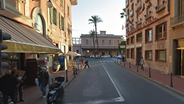 Bordighera: 503 firme nella petizione depositata in Comune contro il senso unico di via Roma Bordighera: 503 firme nella petizione depositata in Comune contro il senso unico di via Roma