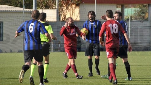 Nella foto Alessio Stamilla con la maglia del Ventimiglia durante il derby contro l'Imperia