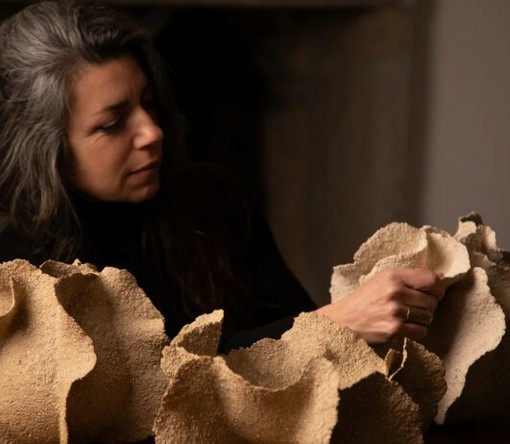 'VASADEA': a Vallebona la ceramica di Fabiana Maria D’Amico tra sacro, archetipi e memoria