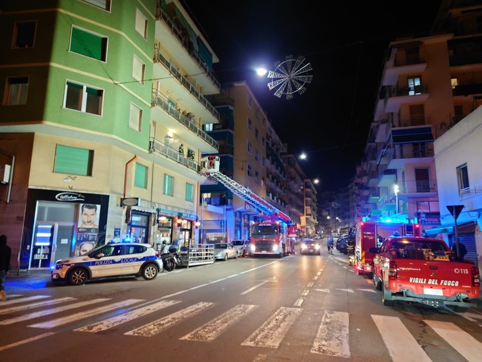 Sanremo, perdita d'acqua: sopralluogo dei vigili del fuoco (Foto) Sanremo, perdita d'acqua: sopralluogo dei vigili del fuoco (Foto)