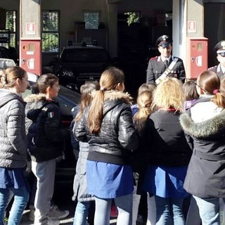 'Cultura della legalità', gli alunni della Scuola ‘Asquasciati’ in visita alla caserma dei Carabinieri di Sanremo 'Cultura della legalità', gli alunni della Scuola ‘Asquasciati’ in visita alla caserma dei Carabinieri di Sanremo