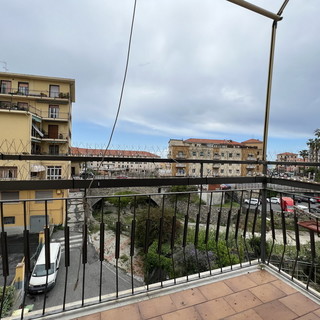 Imperia: in vendita appartamento a soli 100 metri dal Borgo Foce e a meno di 500 mt dalla futura pista ciclabile Imperia: in vendita appartamento a soli 100 metri dal Borgo Foce e a meno di 500 mt dalla futura pista ciclabile