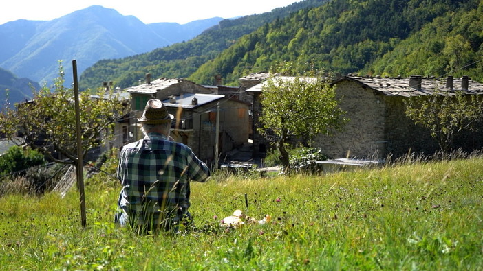 Nuova proiezione domani a Pigna per il documentario 'Voci dall'Entroterra' di Simone Caridi e Diego Rossi Nuova proiezione domani a Pigna per il documentario 'Voci dall'Entroterra' di Simone Caridi e Diego Rossi