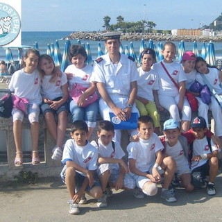 Diano Marina: oggi le scuole primarie di Diano Castello in visita alla capitaneria
