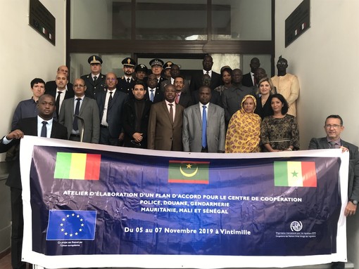 Funzionari della Mauritania, del Senegal e del Mali in visita al Centro di Cooperazione di Polizia e Dogana di Ventimiglia Funzionari della Mauritania, del Senegal e del Mali in visita al Centro di Cooperazione di Polizia e Dogana di Ventimiglia