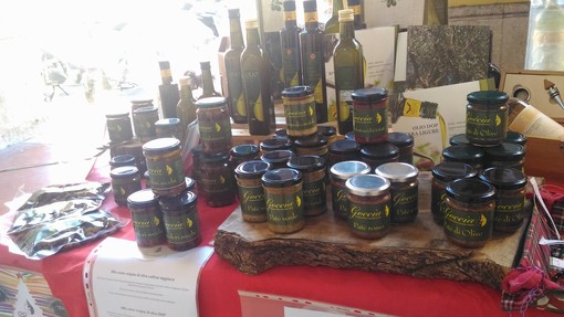Imperia: le coop Goccia e L'Ancora presenti fino a domenica ai mercatini di Natale Imperia: le coop Goccia e L'Ancora presenti fino a domenica ai mercatini di Natale