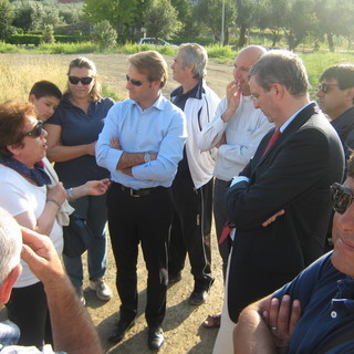 Imperia: la visita del presidente della Regione  Burlando nel quartiere di Piani ospite di don Antonello Dani