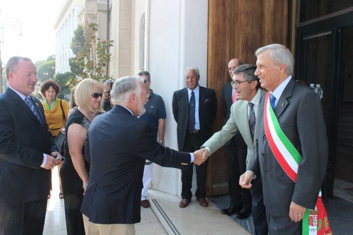 Imperia: la delegazione americana di Newport in visita ufficiale a palazzo comunale