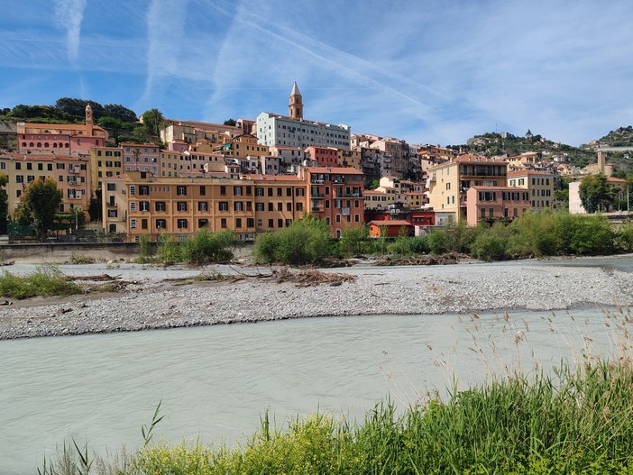 Ventimiglia, crollo vicino alle scuole Cavour: il PD accusa l’amministrazione su sicurezza e manutenzione edifici