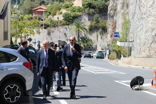 Ventimiglia: il capo della polizia Gabrielli in visita alle forze dell'ordine in città