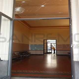 Bordighera: atti vandalici nel centro città, sotto accusa i mancati interventi dell'Amministrazione comunale Bordighera: atti vandalici nel centro città, sotto accusa i mancati interventi dell'Amministrazione comunale