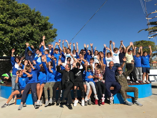 Il Vescovo monsignor Antonio Suetta questa mattina in visita alla Canottieri Sanremo