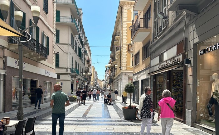 Verso le elezioni di Sanremo, parola ai cittadini: "Troppe buche e rifiuti, e si dia spazio ai giovani"