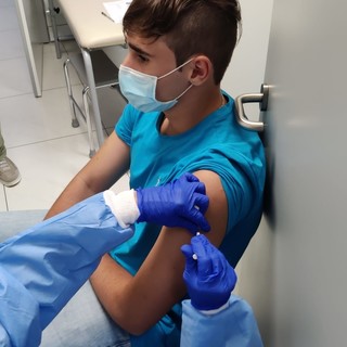 Prosegue la campagna di vaccinazione dell'Asl 1 Imperiese: oggi era a Bajardo, eccome prosegue il tour