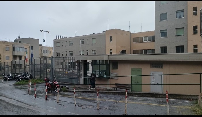 La relazione del Garante regionale denuncia le criticità del carcere di Sanremo: sovraffollamento, isolamento e carenze nei servizi
