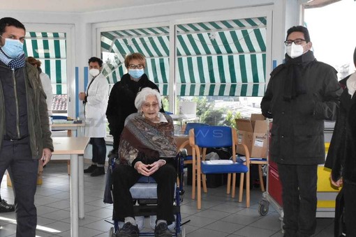 Vallecrosia: con i 'richiami' fatti oggi è terminata la campagna vaccinazione alla Fondazione Zitomirski Vallecrosia: con i 'richiami' fatti oggi è terminata la campagna vaccinazione alla Fondazione Zitomirski