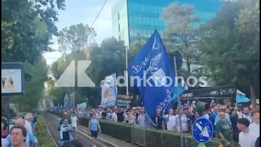 Lazio, migliaia di tifosi al corteo contro Lotito tra cori e bandiere