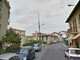 Sanremo: spargimento di segatura in via Borea perché scivolosa, le considerazioni di una residente