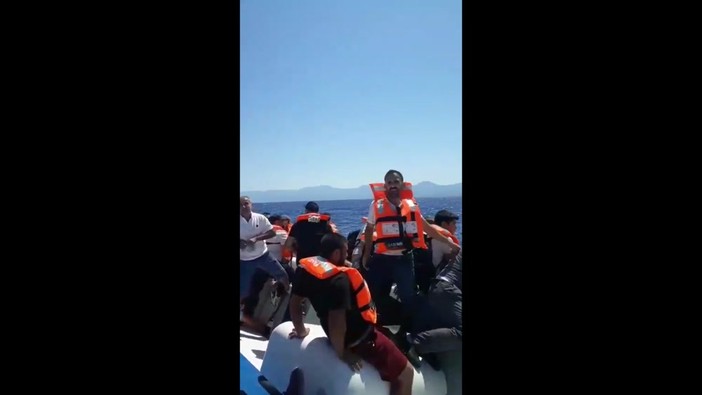 Dramma a Cipro, affonda traghetto con 267 persone: "Ci sono morti" Dramma a Cipro, affonda traghetto con 267 persone: "Ci sono morti"