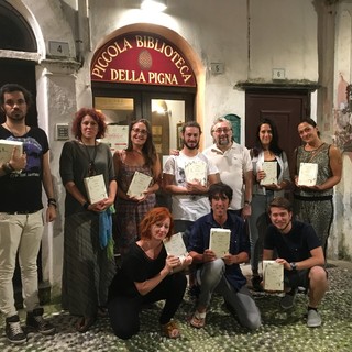 Una raccolta di dieci nuovi poeti “di confine” cresciuti dentro...un vivaio Una raccolta di dieci nuovi poeti “di confine” cresciuti dentro...un vivaio