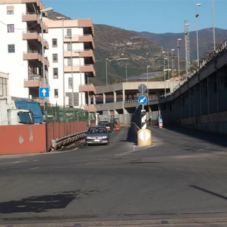 Sanremo: buche in via Quinto Mansuino a Bussana, un residente ne segnala la pericolosità Sanremo: buche in via Quinto Mansuino a Bussana, un residente ne segnala la pericolosità