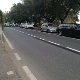 La linea tratteggiata in viale Matteotti
