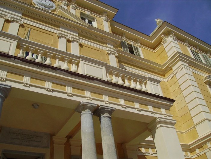 Sanremo: ladri entrano al Liceo approfittando di una finestra difettosa, rubati alcuni computer