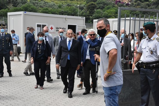Ventimiglia: immigrazione e Campo Roya, il Prefetto Michele Di Bari "Terreno fertile per un'inversione di tendenza", il sindaco "Chiediamo intervento definitivo" (Foto e Video)